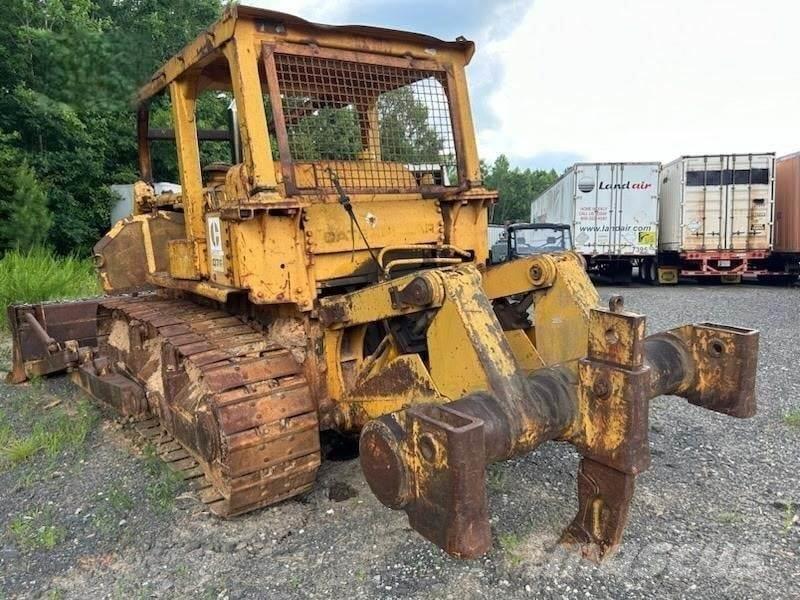 CAT D7F Telaketjupuskutraktorit