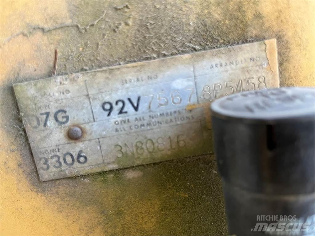 CAT D7G Telaketjupuskutraktorit
