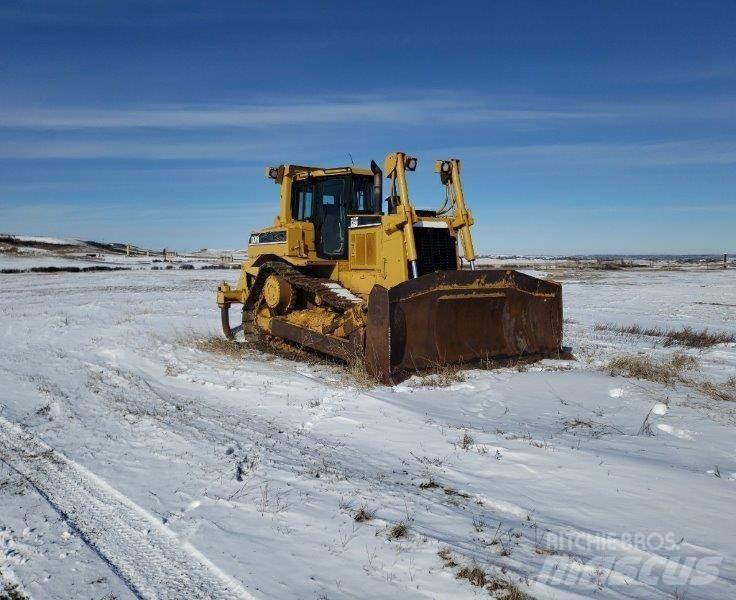 CAT D7R Telaketjupuskutraktorit