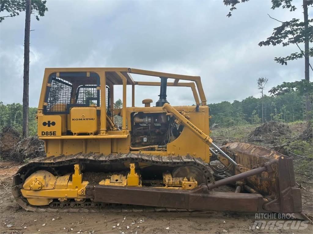 CAT D85E Telaketjupuskutraktorit