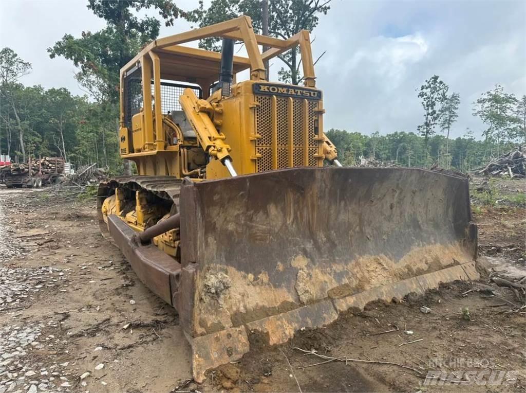 CAT D85E Telaketjupuskutraktorit