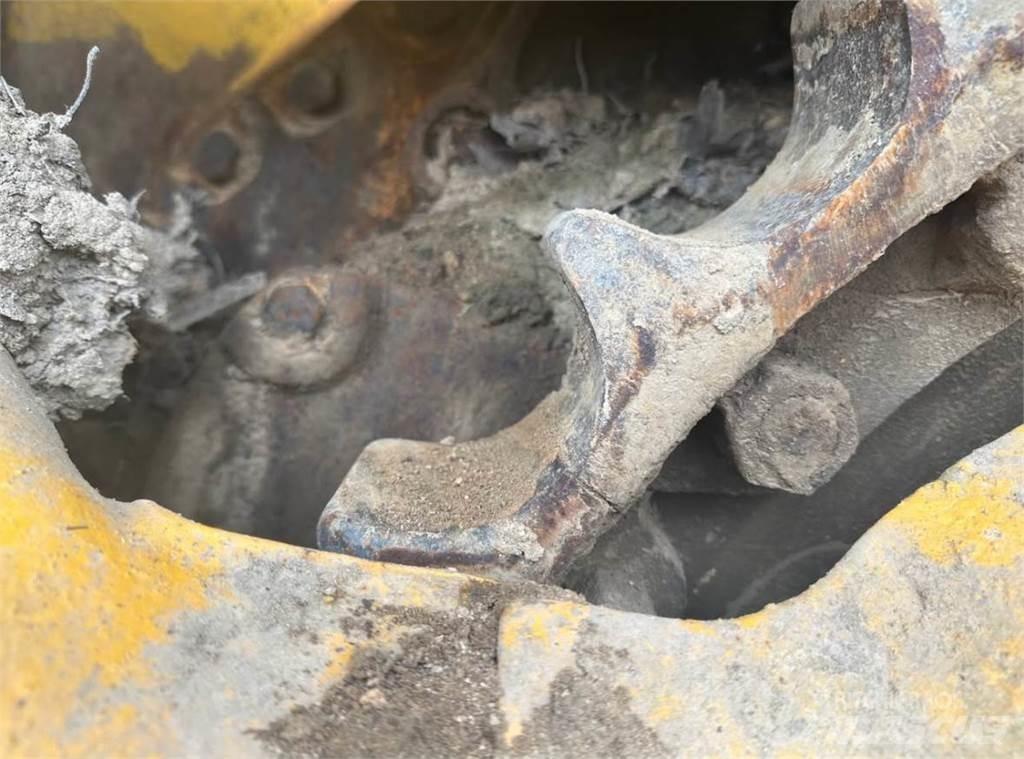 CAT D85E Telaketjupuskutraktorit