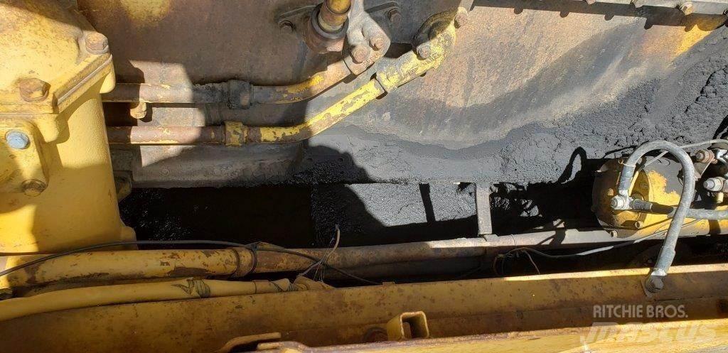 CAT D8H Telaketjupuskutraktorit