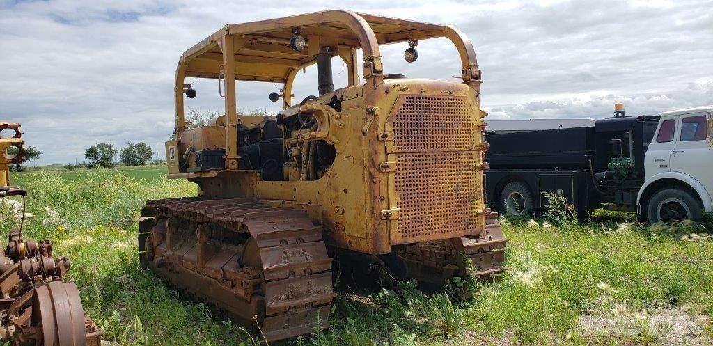 CAT D8H Telaketjupuskutraktorit