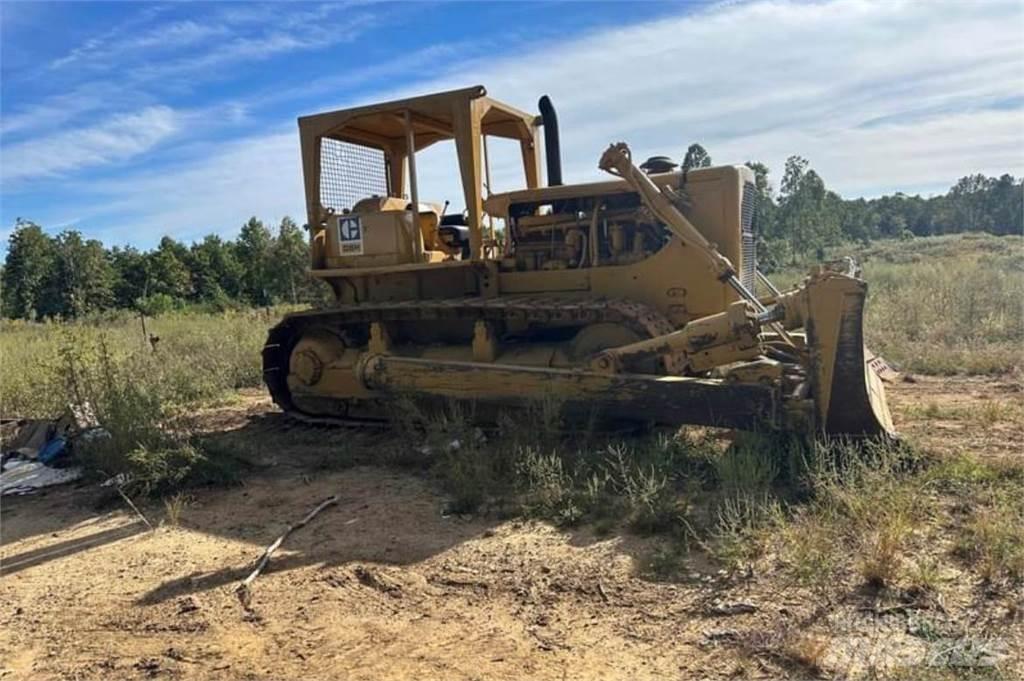 CAT D8H Telaketjupuskutraktorit