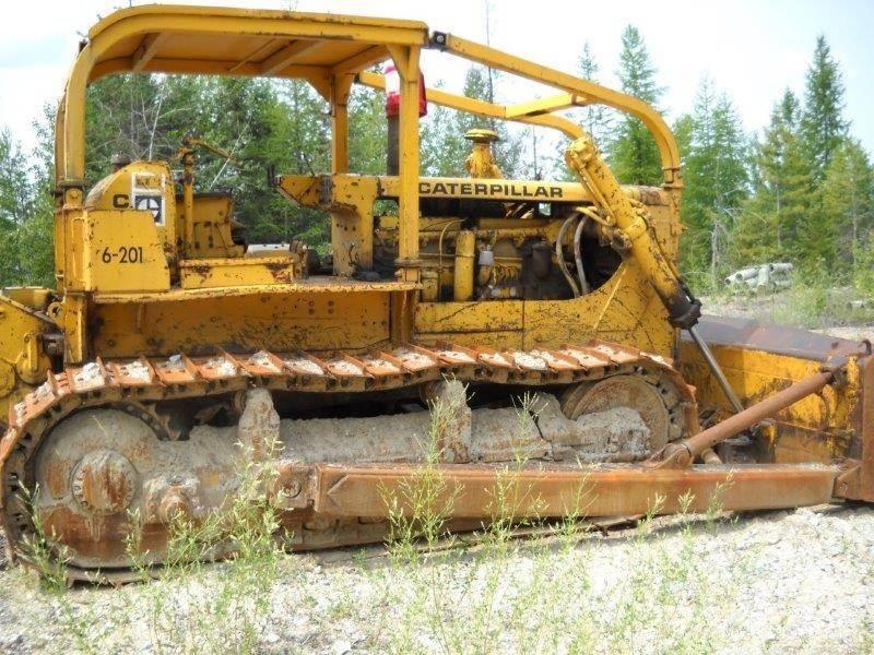 CAT D8H Telaketjupuskutraktorit