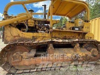 CAT D8H Telaketjupuskutraktorit