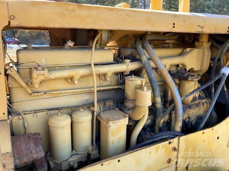 CAT D8H Telaketjupuskutraktorit