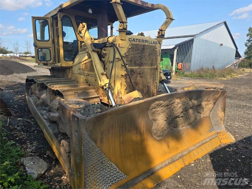 CAT D8H Telaketjupuskutraktorit