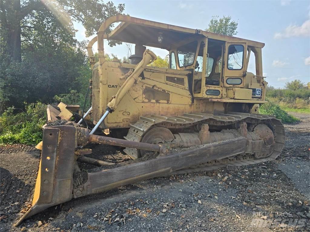 CAT D8H Telaketjupuskutraktorit