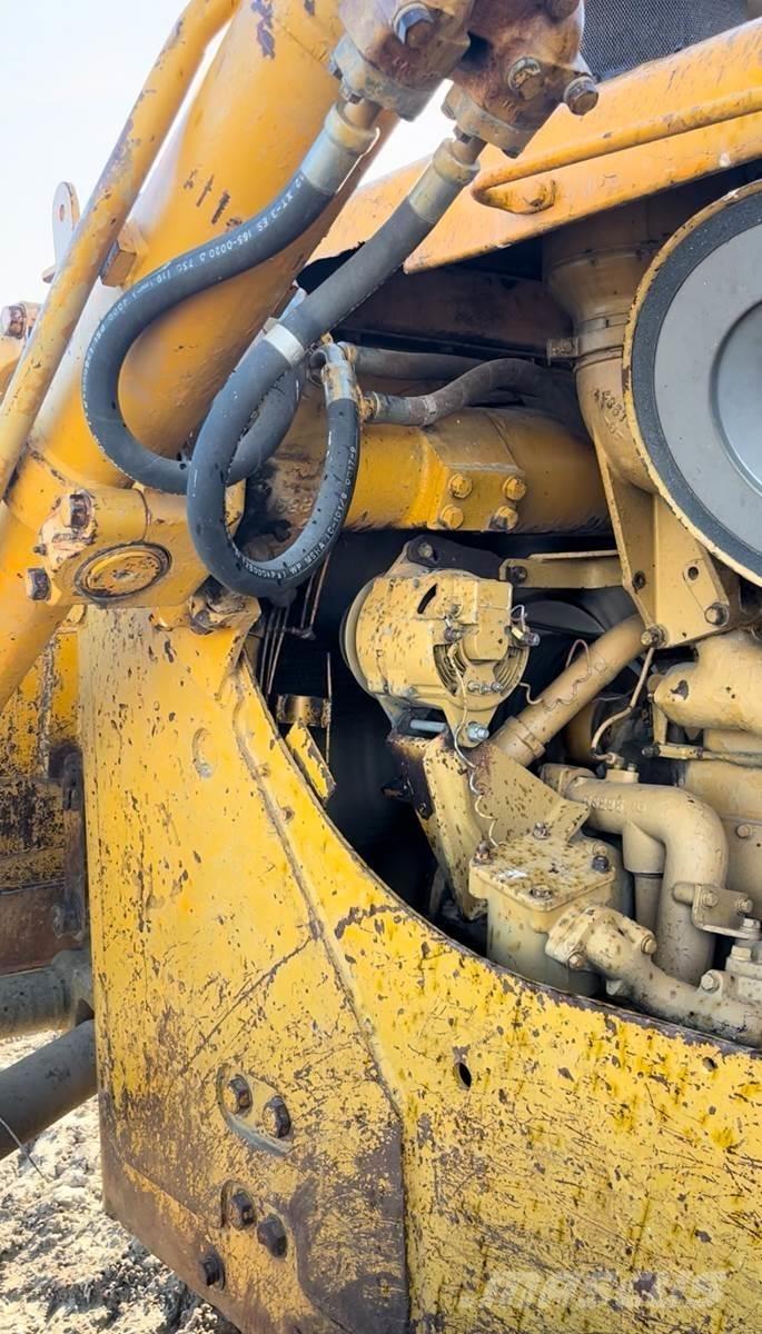 CAT D8H Telaketjupuskutraktorit