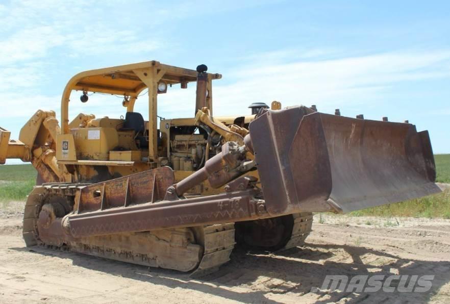 CAT D8H Telaketjupuskutraktorit
