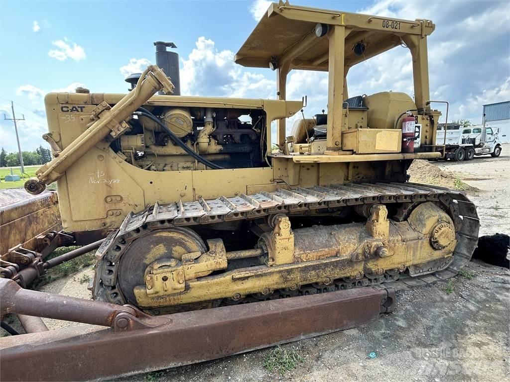 CAT D8H Telaketjupuskutraktorit