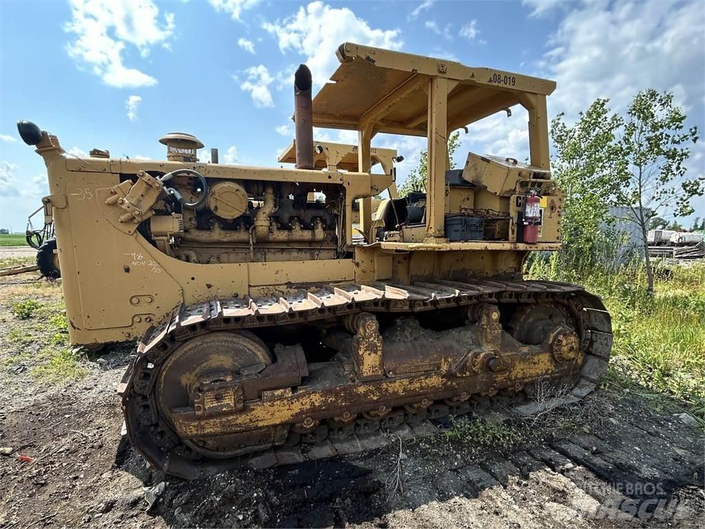 CAT D8H Telaketjupuskutraktorit