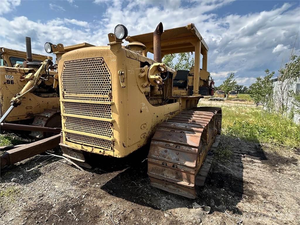CAT D8H Telaketjupuskutraktorit