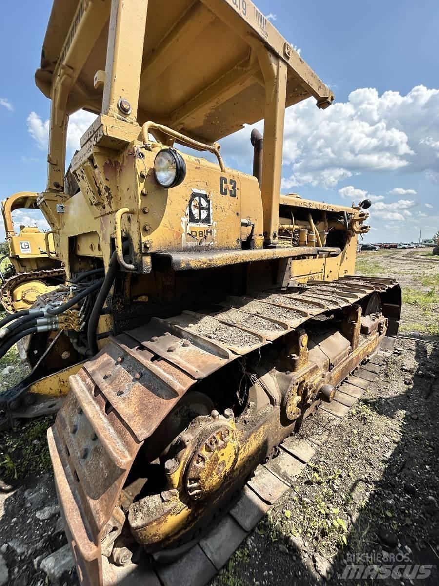 CAT D8H Telaketjupuskutraktorit