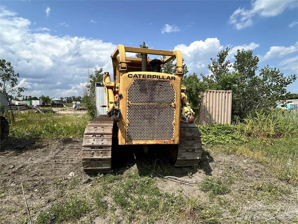 CAT D8H Telaketjupuskutraktorit
