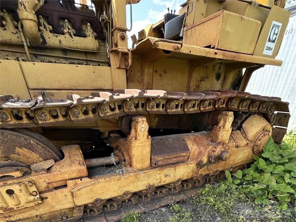 CAT D8H Telaketjupuskutraktorit
