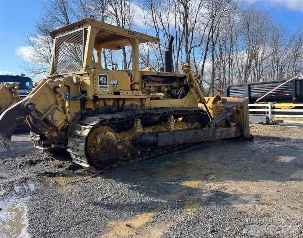 CAT D8H Telaketjupuskutraktorit