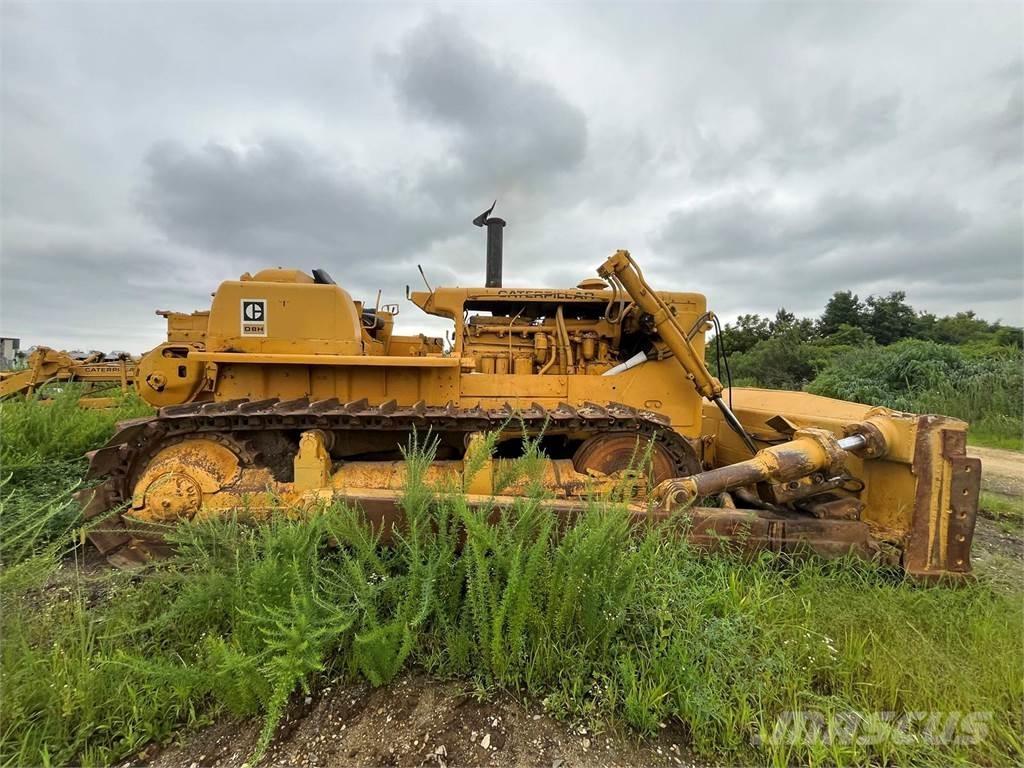 CAT D8H Telaketjupuskutraktorit