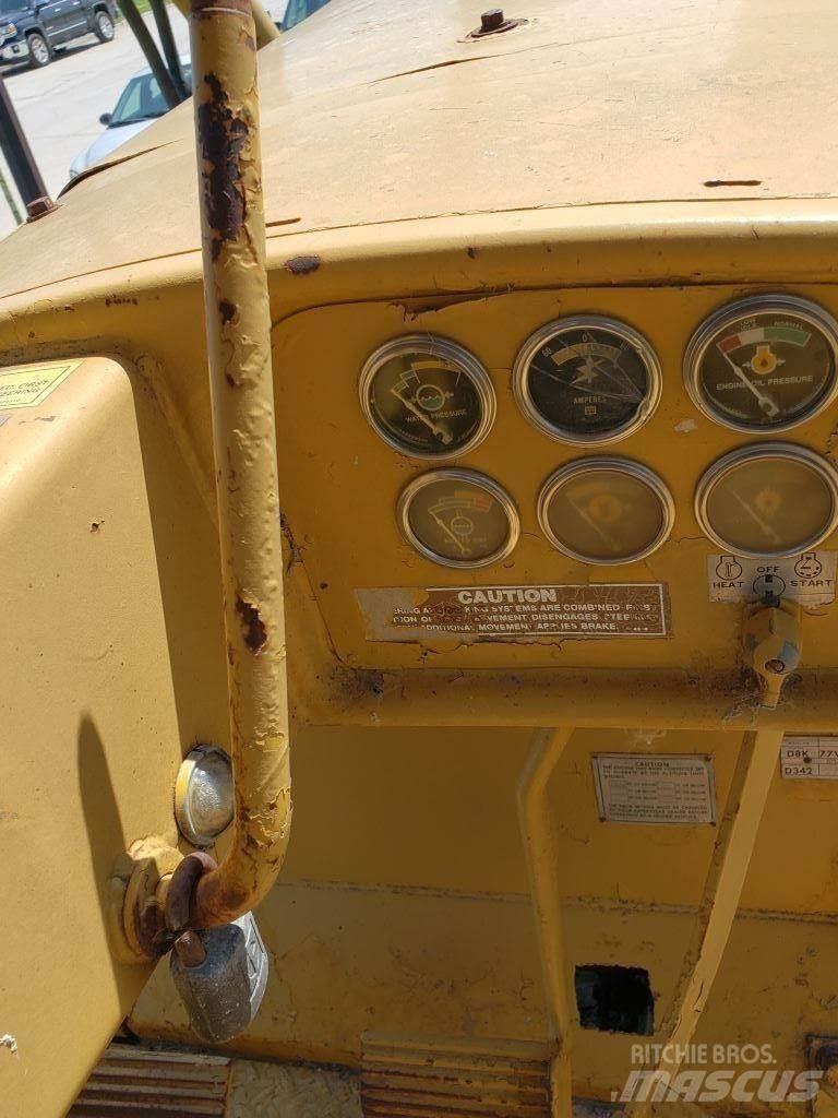 CAT D8K Telaketjupuskutraktorit