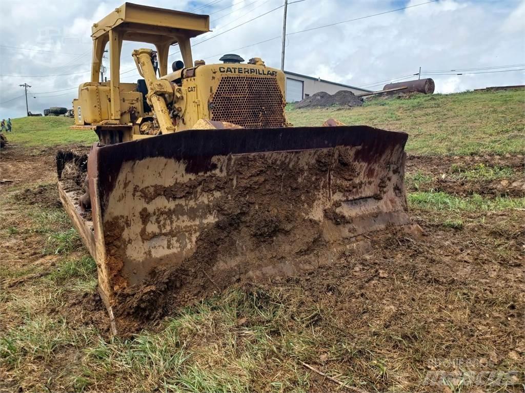 CAT D8K Telaketjupuskutraktorit