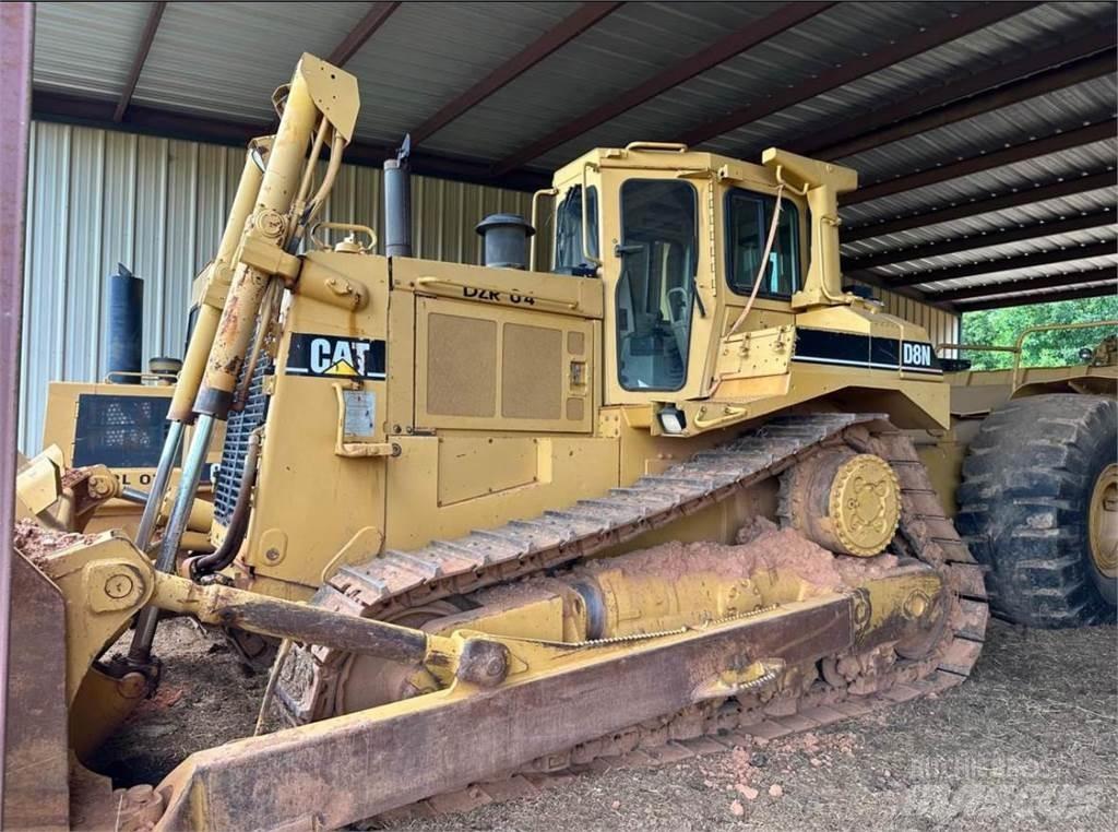 CAT D8N Telaketjupuskutraktorit