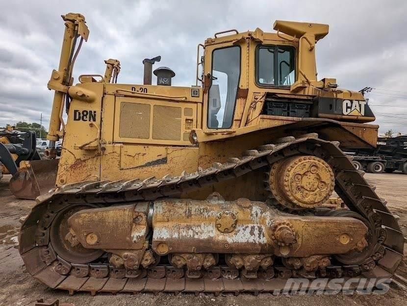 CAT D8N Telaketjupuskutraktorit