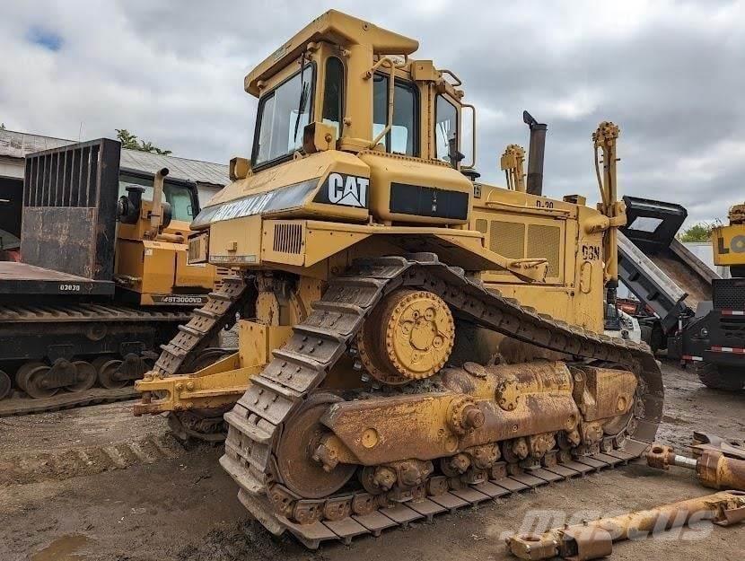 CAT D8N Telaketjupuskutraktorit