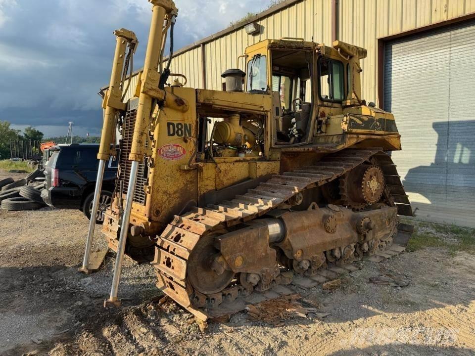 CAT D8N Telaketjupuskutraktorit