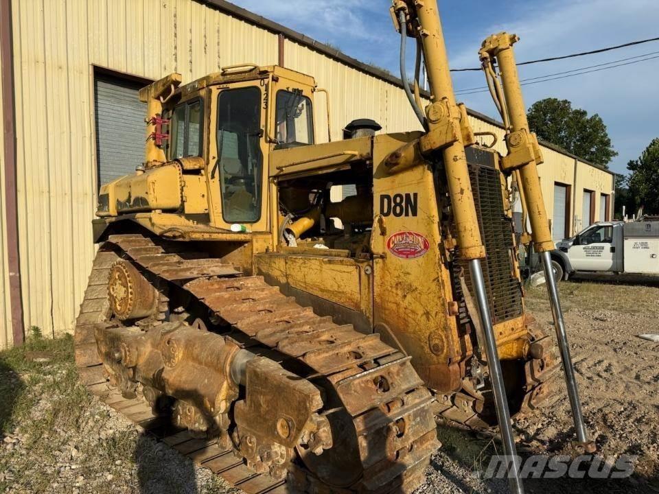 CAT D8N Telaketjupuskutraktorit