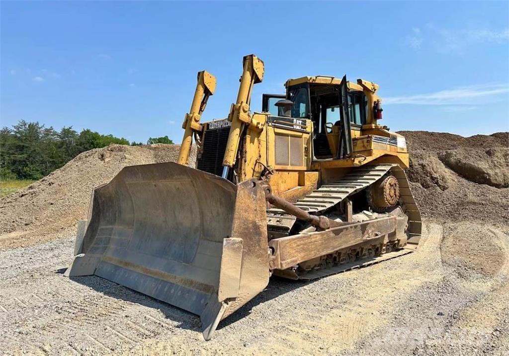 CAT D8N Telaketjupuskutraktorit
