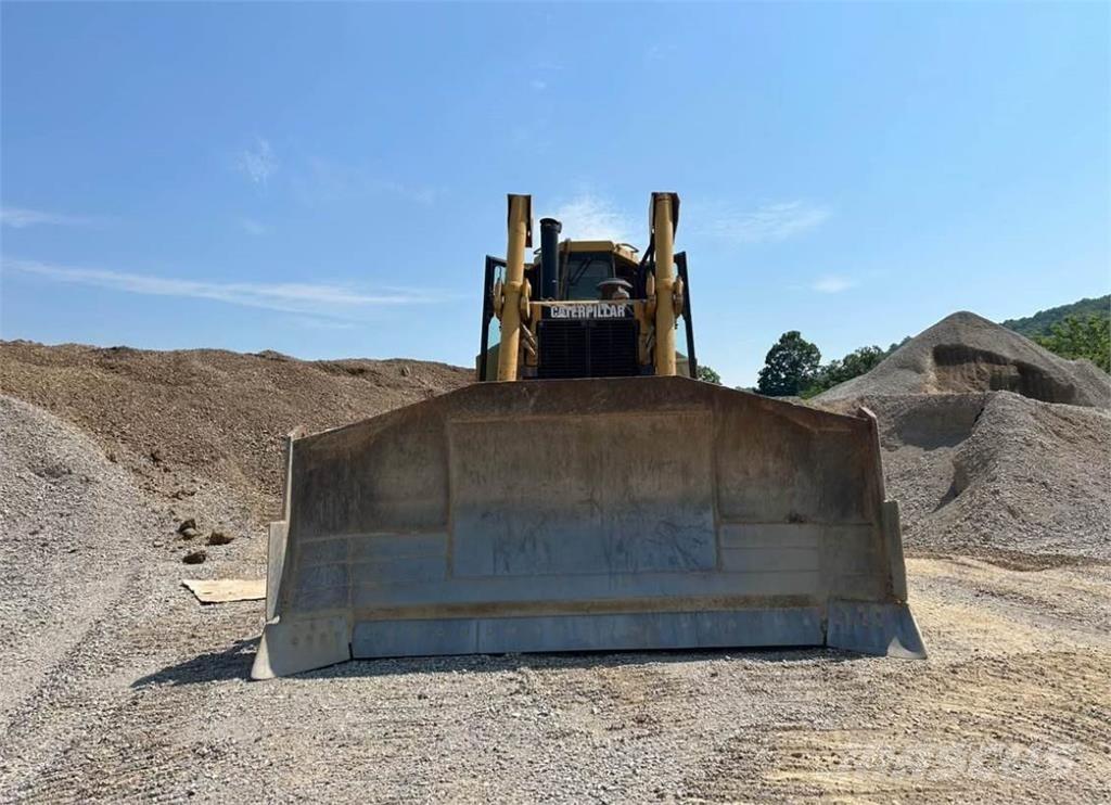 CAT D8N Telaketjupuskutraktorit