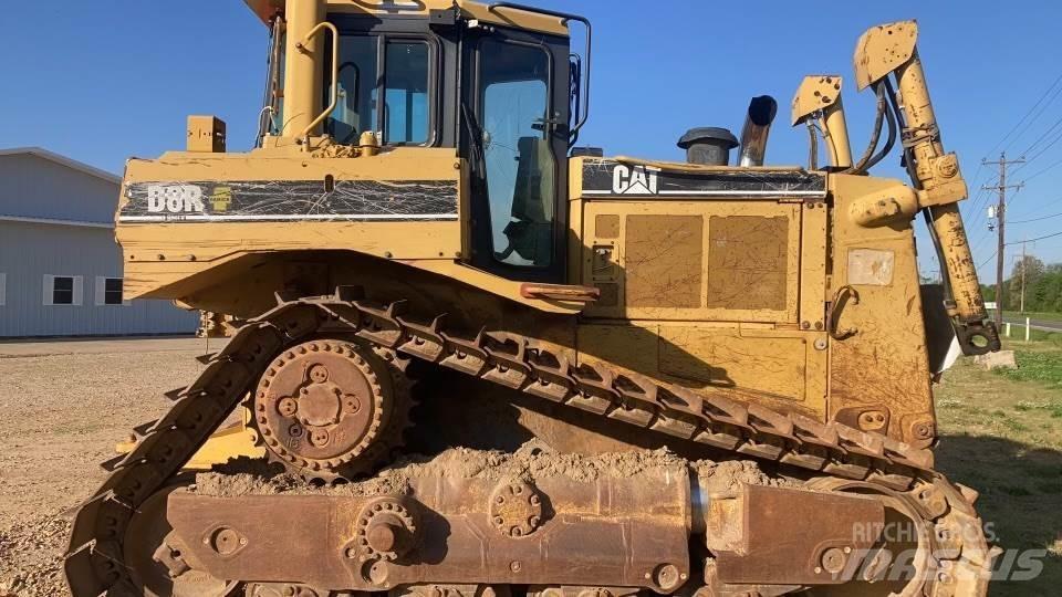 CAT D8R Telaketjupuskutraktorit