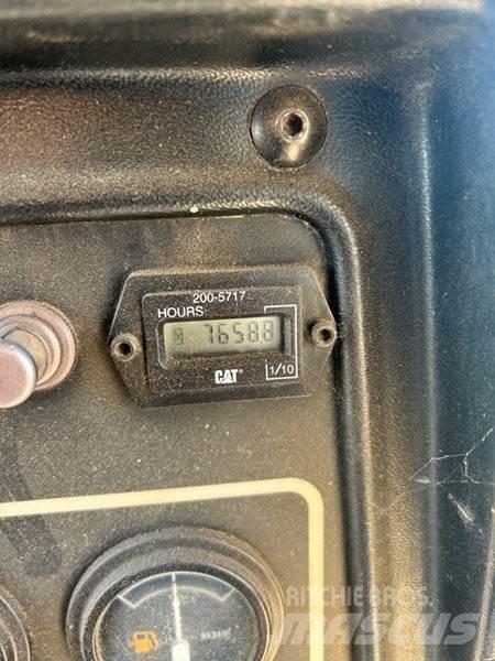 CAT D8R Telaketjupuskutraktorit