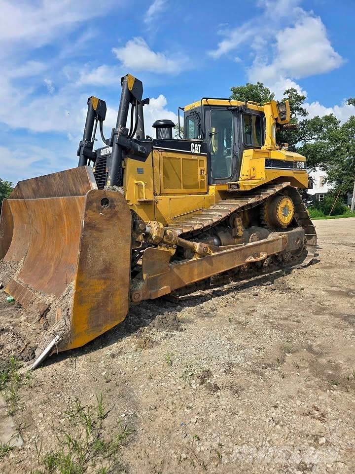 CAT D8R Telaketjupuskutraktorit