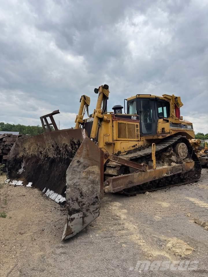 CAT D8R Telaketjupuskutraktorit