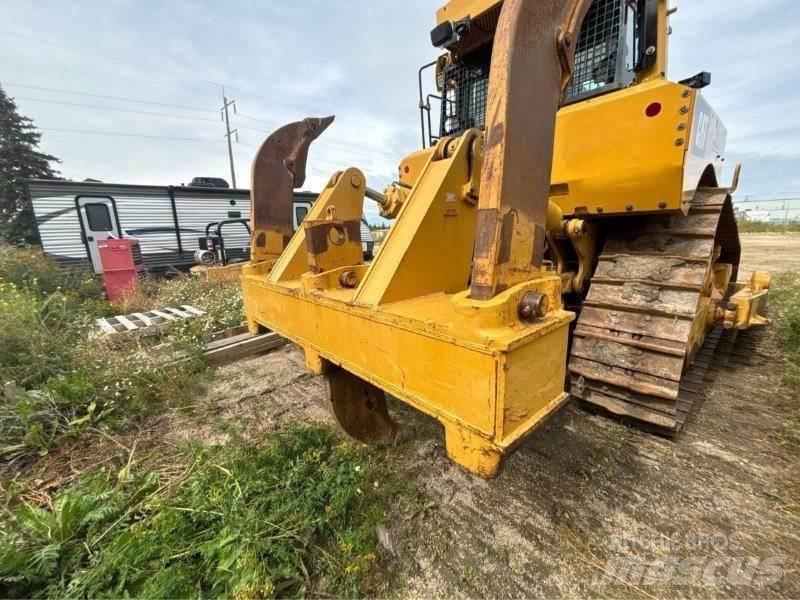 CAT D8T Telaketjupuskutraktorit