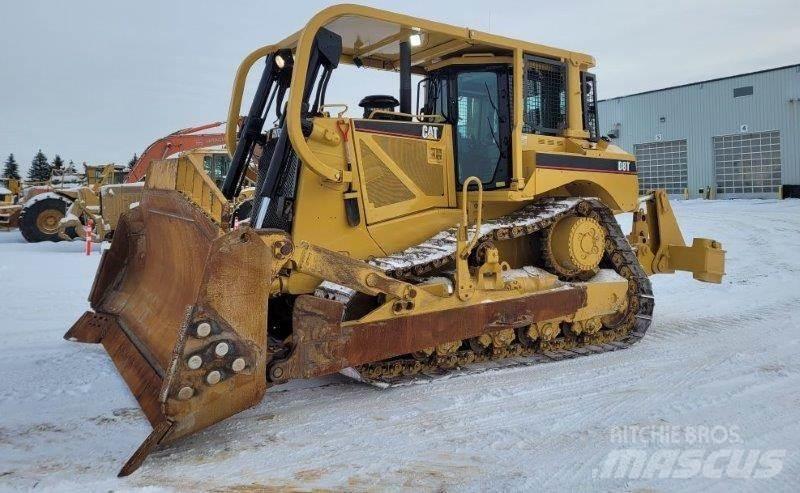 CAT D8T Telaketjupuskutraktorit
