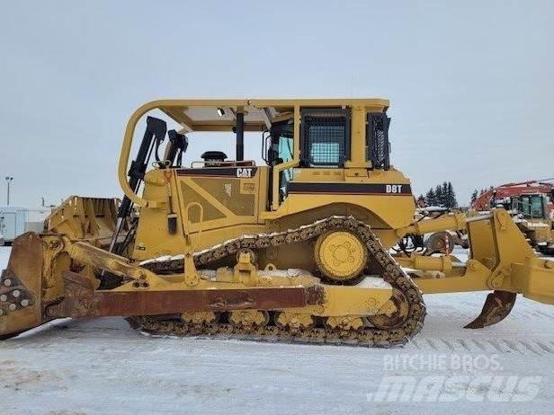 CAT D8T Telaketjupuskutraktorit