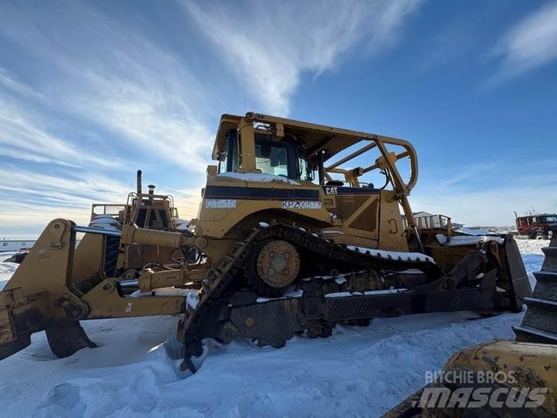 CAT D8T Telaketjupuskutraktorit