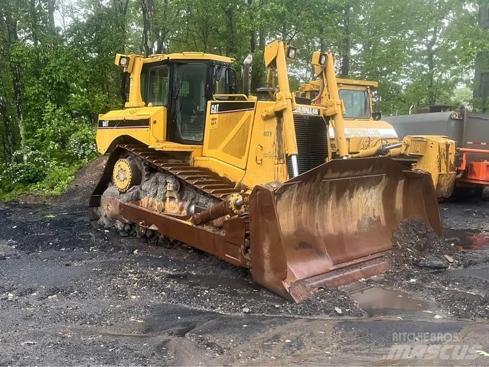 CAT D8T Telaketjupuskutraktorit