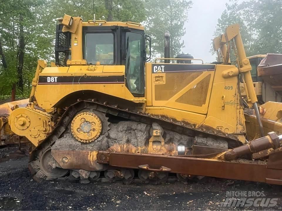 CAT D8T Telaketjupuskutraktorit