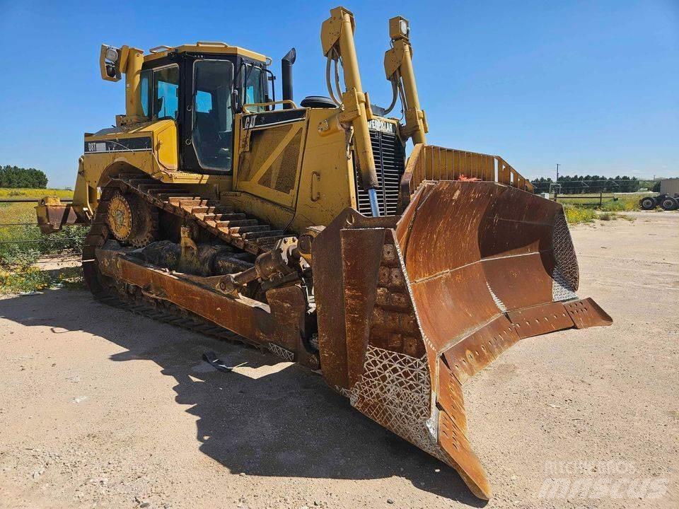 CAT D8T Telaketjupuskutraktorit