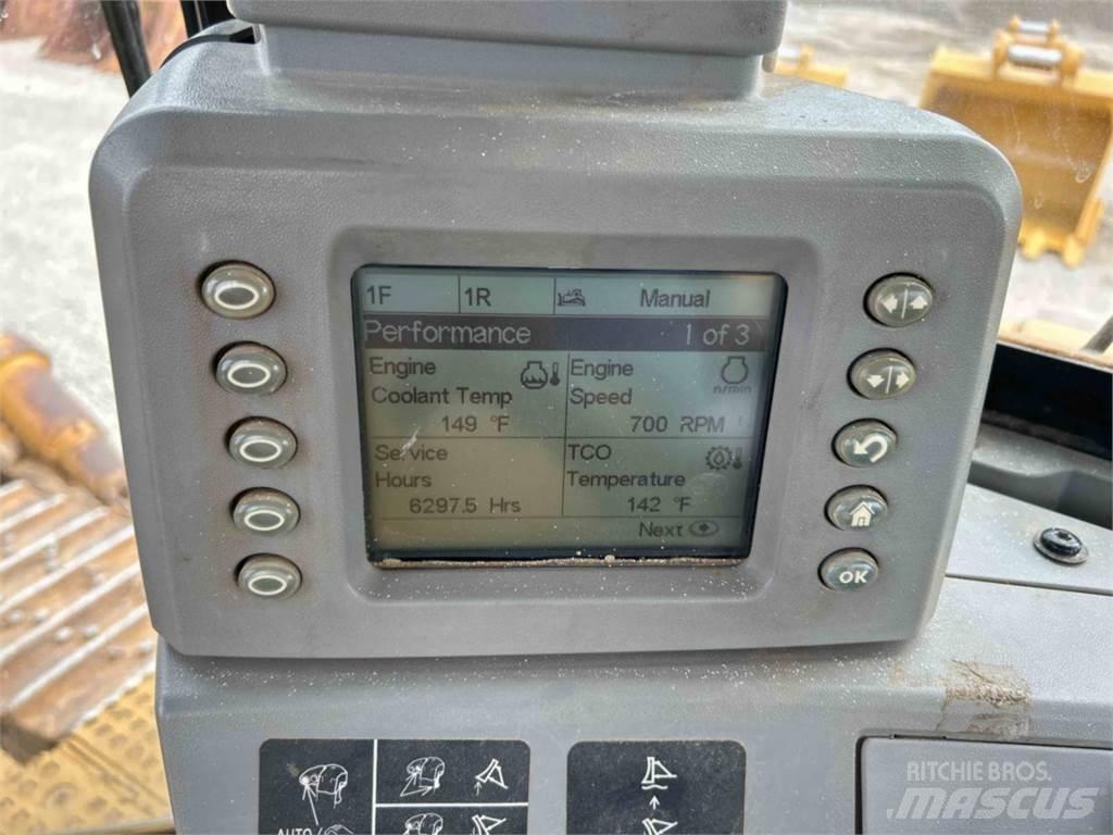 CAT D8T Telaketjupuskutraktorit