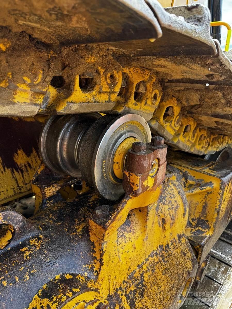 CAT D8T Telaketjupuskutraktorit
