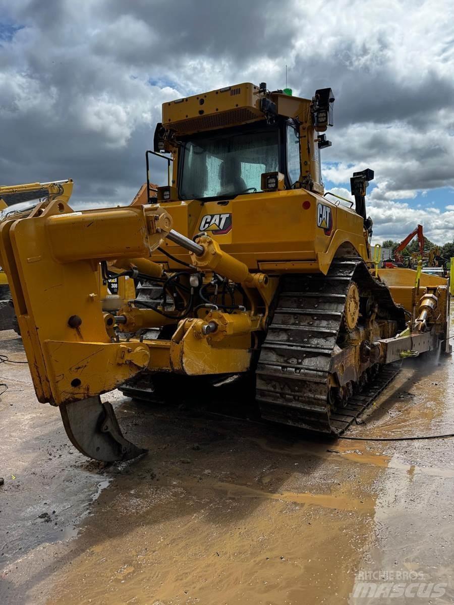 CAT D8T Telaketjupuskutraktorit