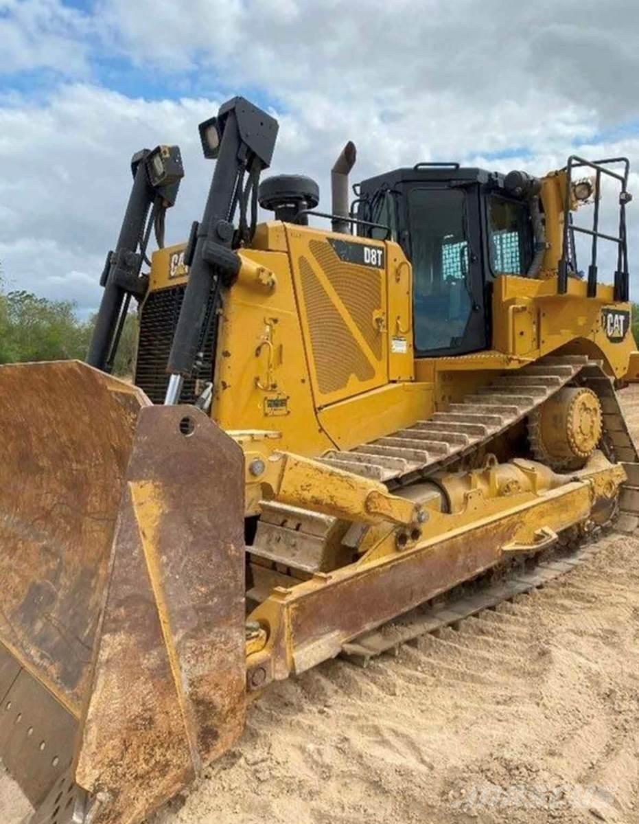 CAT D8T Telaketjupuskutraktorit