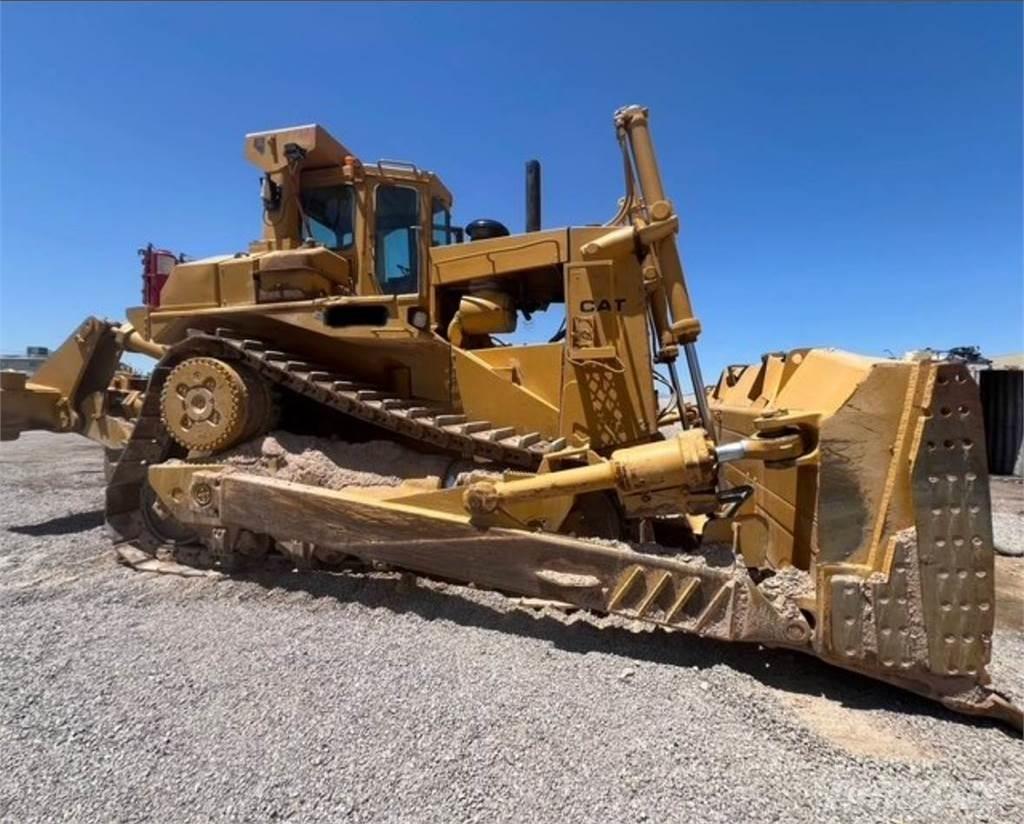 CAT D9L Telaketjupuskutraktorit