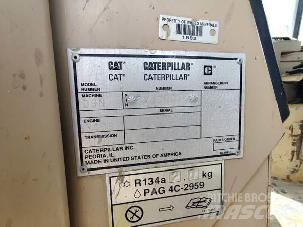 CAT D9N Telaketjupuskutraktorit